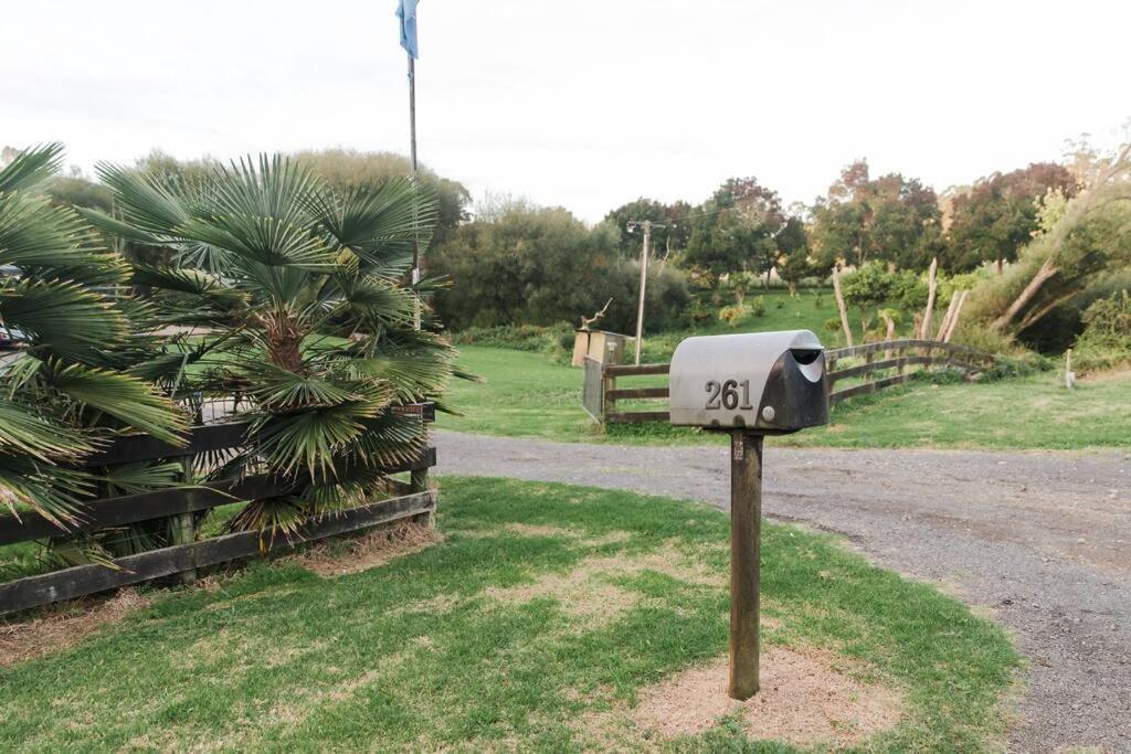 דירות אוקלנד Bombay Hills Modern Retreat מראה חיצוני תמונה