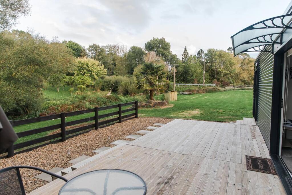 דירות אוקלנד Bombay Hills Modern Retreat מראה חיצוני תמונה