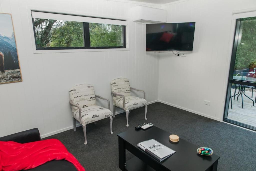 דירות אוקלנד Bombay Hills Modern Retreat מראה חיצוני תמונה