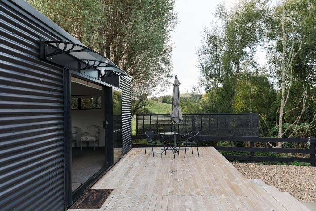 דירות אוקלנד Bombay Hills Modern Retreat מראה חיצוני תמונה