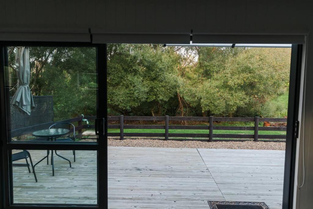 דירות אוקלנד Bombay Hills Modern Retreat מראה חיצוני תמונה