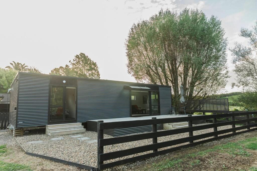 דירות אוקלנד Bombay Hills Modern Retreat מראה חיצוני תמונה